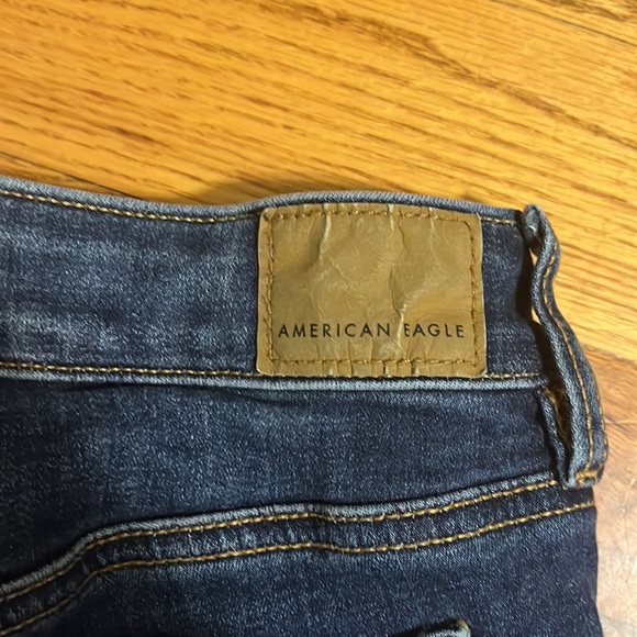 american eagle ripped with patches jeans, size 2 - Picture 4 of 6